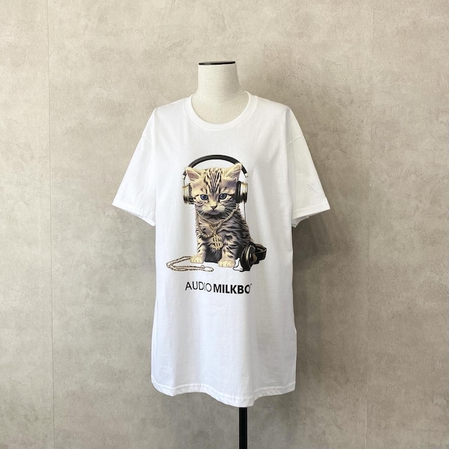 AUDIO CAT TEE / WHITE 【MILK BOY】