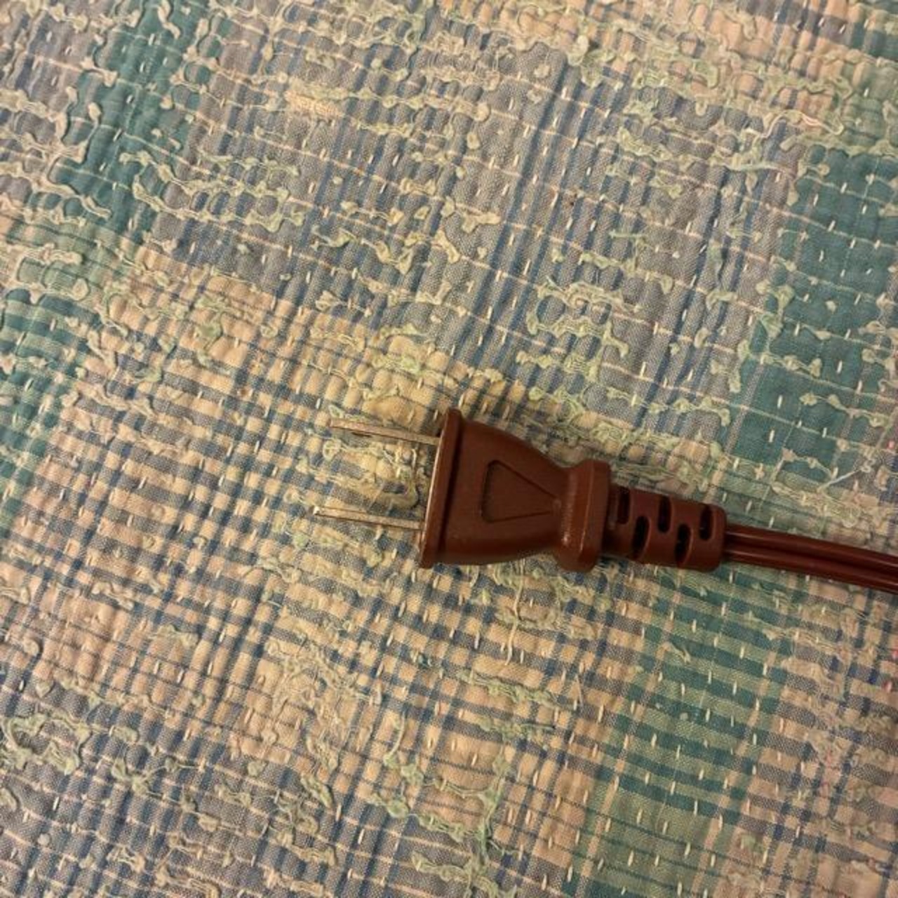 DULTON ALUMINUM CLIP LAMP S, Dalton Aluminum Clip Lamp, Small, Available in 3 Colors: Silver, Olive, and Red, E26, Desk Lamp