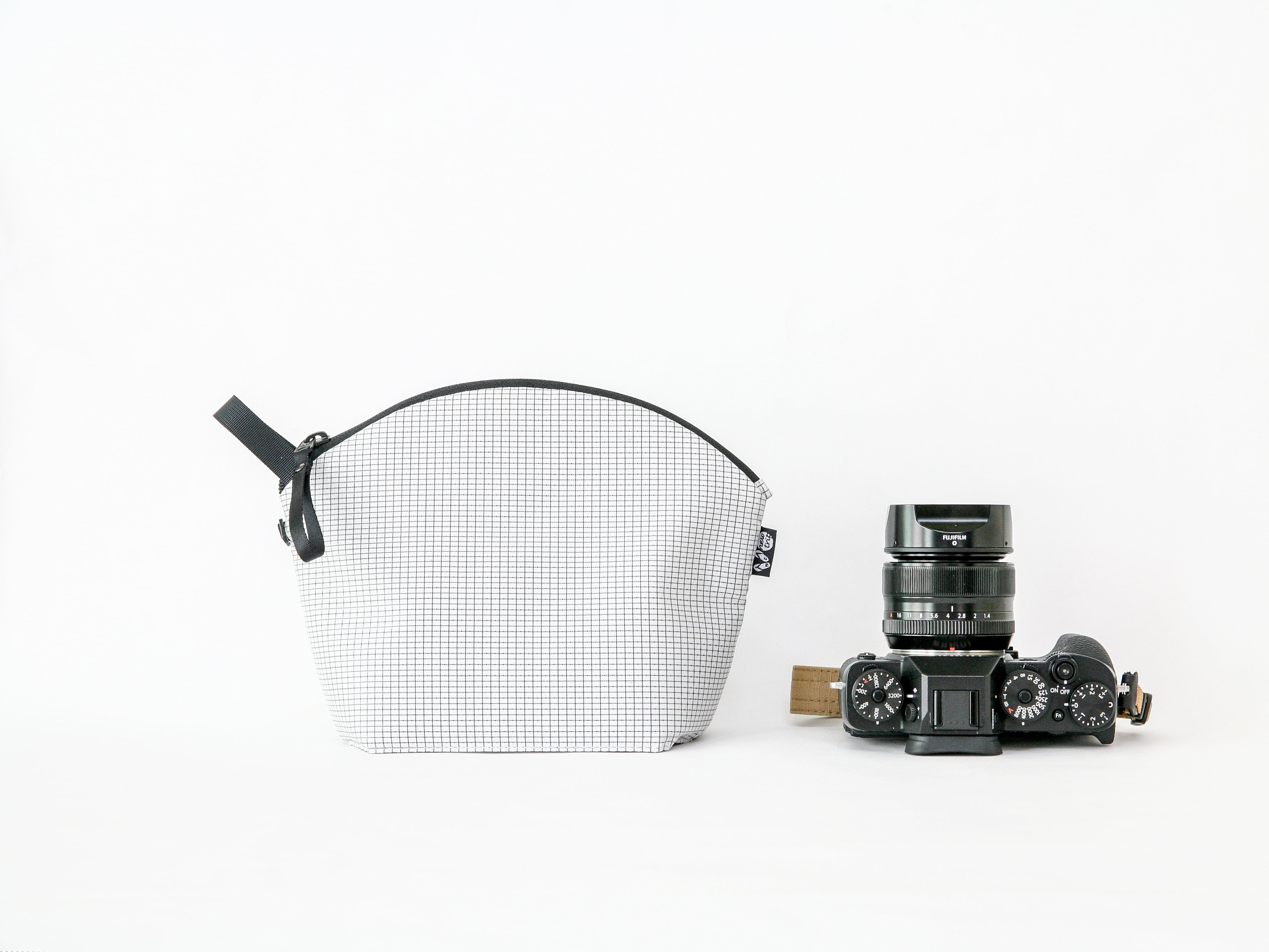 複数のポケット【海外買付/発送】スエードレザー製Cameraバッグ others | new trip