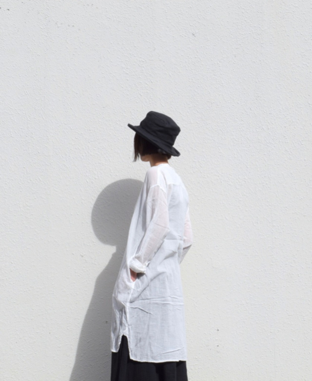 ARMEN(アーメン)コットンガーゼ バンドカラーロングシャツ:ホワイト