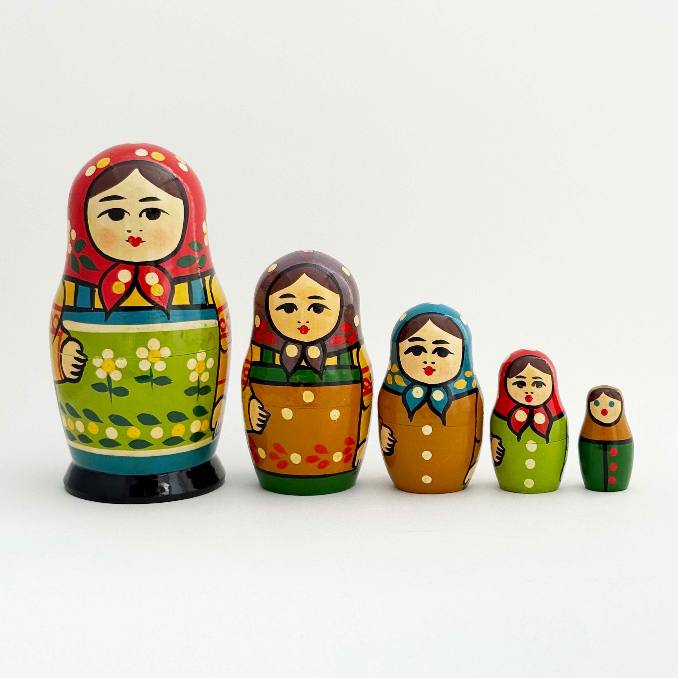 ヴィンテージ ソ連マトリョーシカ1980年代（セルギエフ産 5個組）