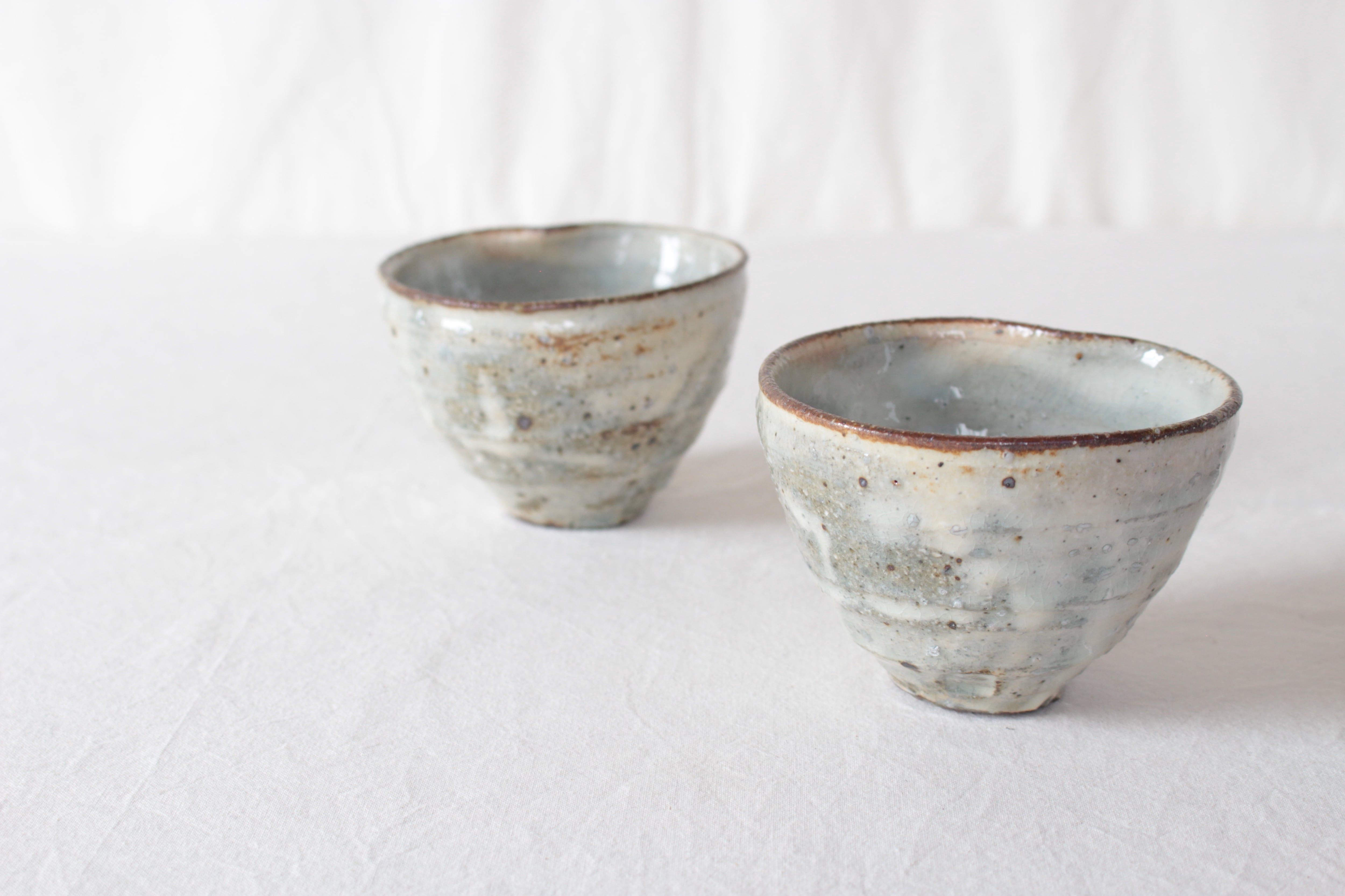 【春萌窯】灰釉化粧フリーカップ A・B