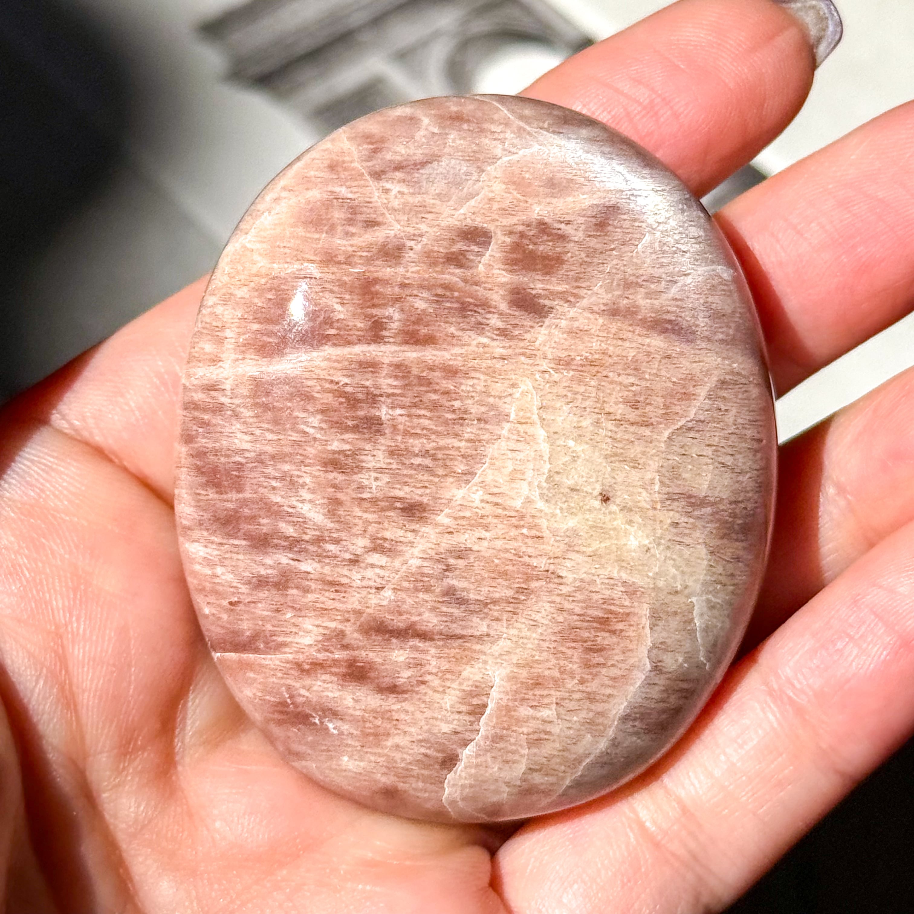Peach Moonstone palm 6 ✧ ピーチムーンストーン | FLUXY - 天然石と