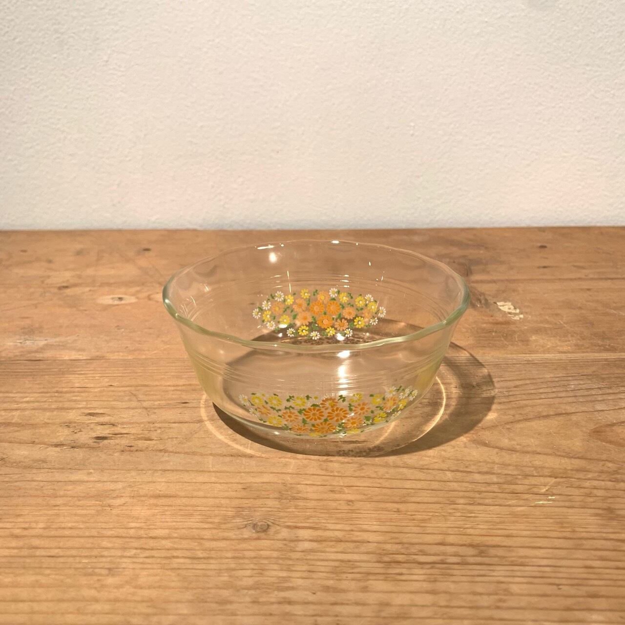 レトロ 花柄がカワイイ パイレックス PYREX 岩城硝子 カスタードカップ