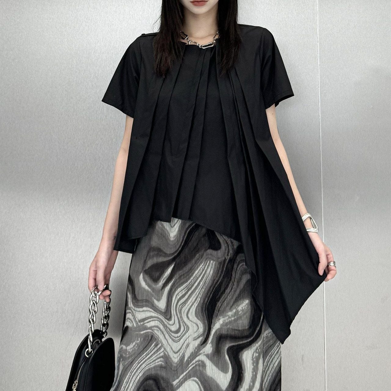 ASYMMETRIC PLEATED SHORT SLEEVE LOOSE TOP M-17738