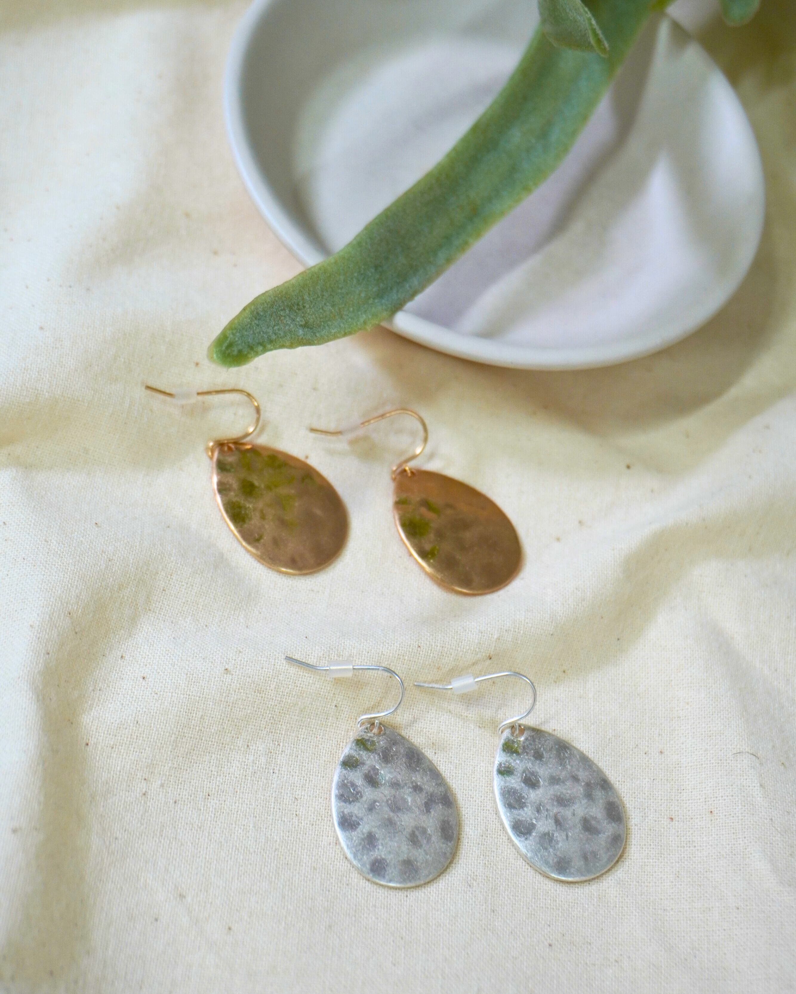 エンボスプレートピアス 5281093(1106)