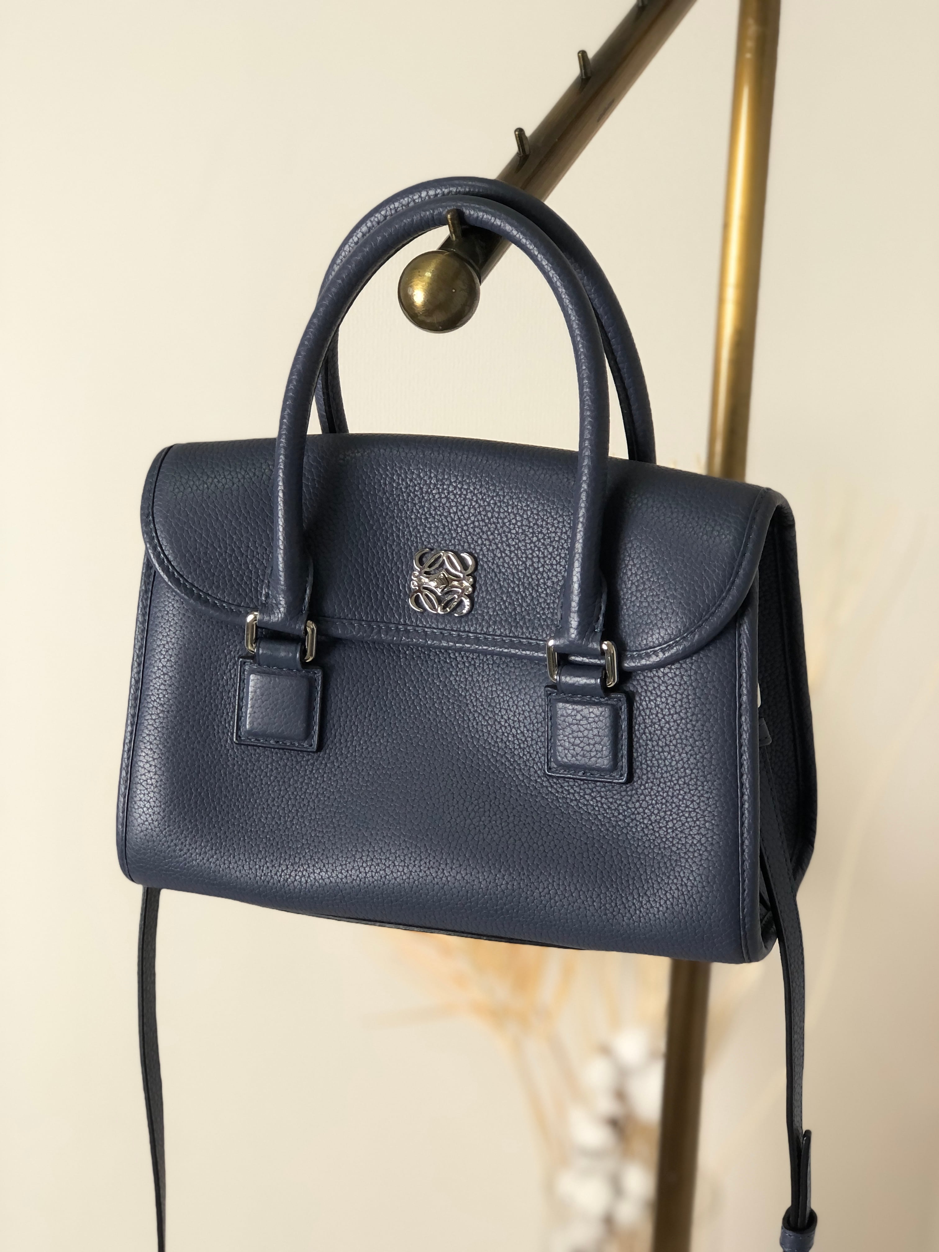 LOEWE ロエベ アナグラム アラモ 28 レザー ミニボストン ハンドバッグ 2WAY ショルダーバッグ ネイビー vintage ヴィンテージ  オールド nwunu6 | VintageShop solo powered by BASE