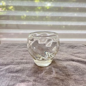 白瑠璃ガラス 七方流れ酒器(海馬) KB-18-302