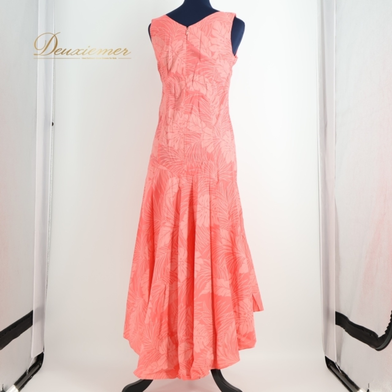 フラダンス 衣装 ワンピース ドレス ピンク系 モンステラ柄 ヤシ柄 ノースリーブ ハワイアン アロハ 明るい かわいい 袖なし フリル ハワイアンプリント