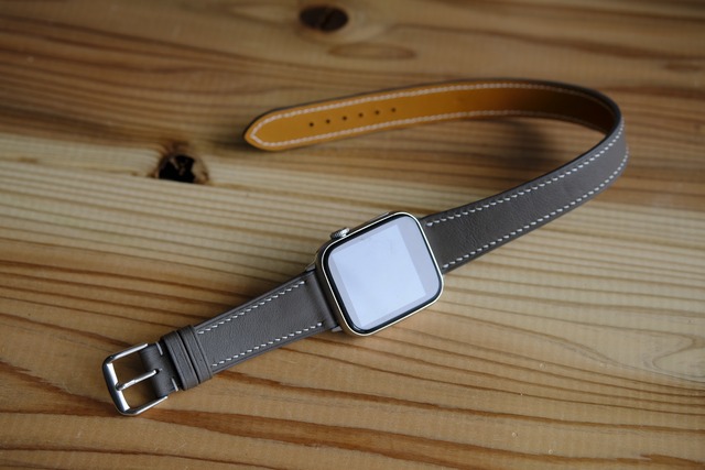 【送料無料】高級革使用のApple Watchベルト　2重巻きタイプ　時計ベルト エタン色　スイフト