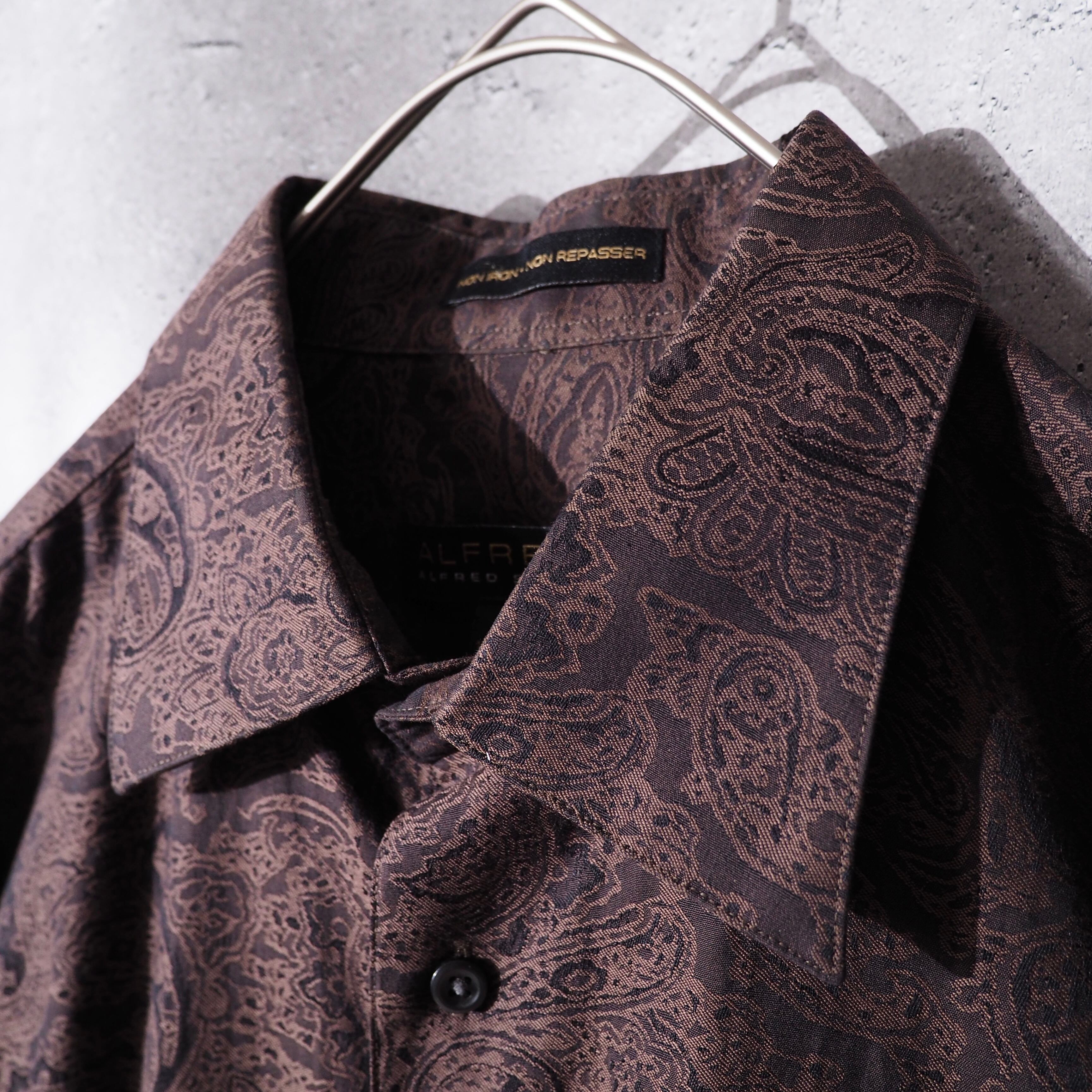 Finest paisley pattern embroidery Dark brown color loose shirt