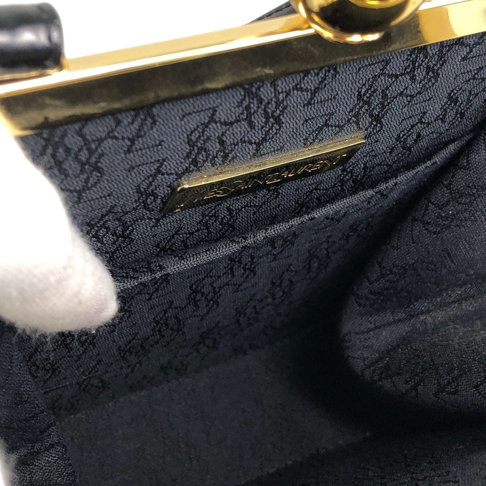 Yves Saint Laurent イヴ・サンローラン ショルダーバッグ ブラック