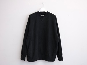 O-(オー/レイチョウルイラボ)”FREE SWEATSHIRT Black”