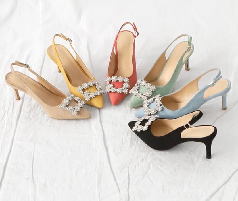 送料無料 スクエアビジューパンプス 4色 ベージュ ライトブルー イエロー ブラック スクエア ビジュー パンプス 上品 エレガント レディース おしゃれ ファッション 靴 ヒール 結婚式 お呼ばれ オフィス Glavie