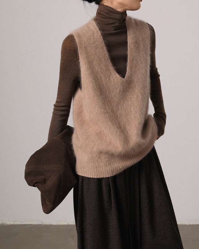 Shaggy v-neck knit Vest  L0081