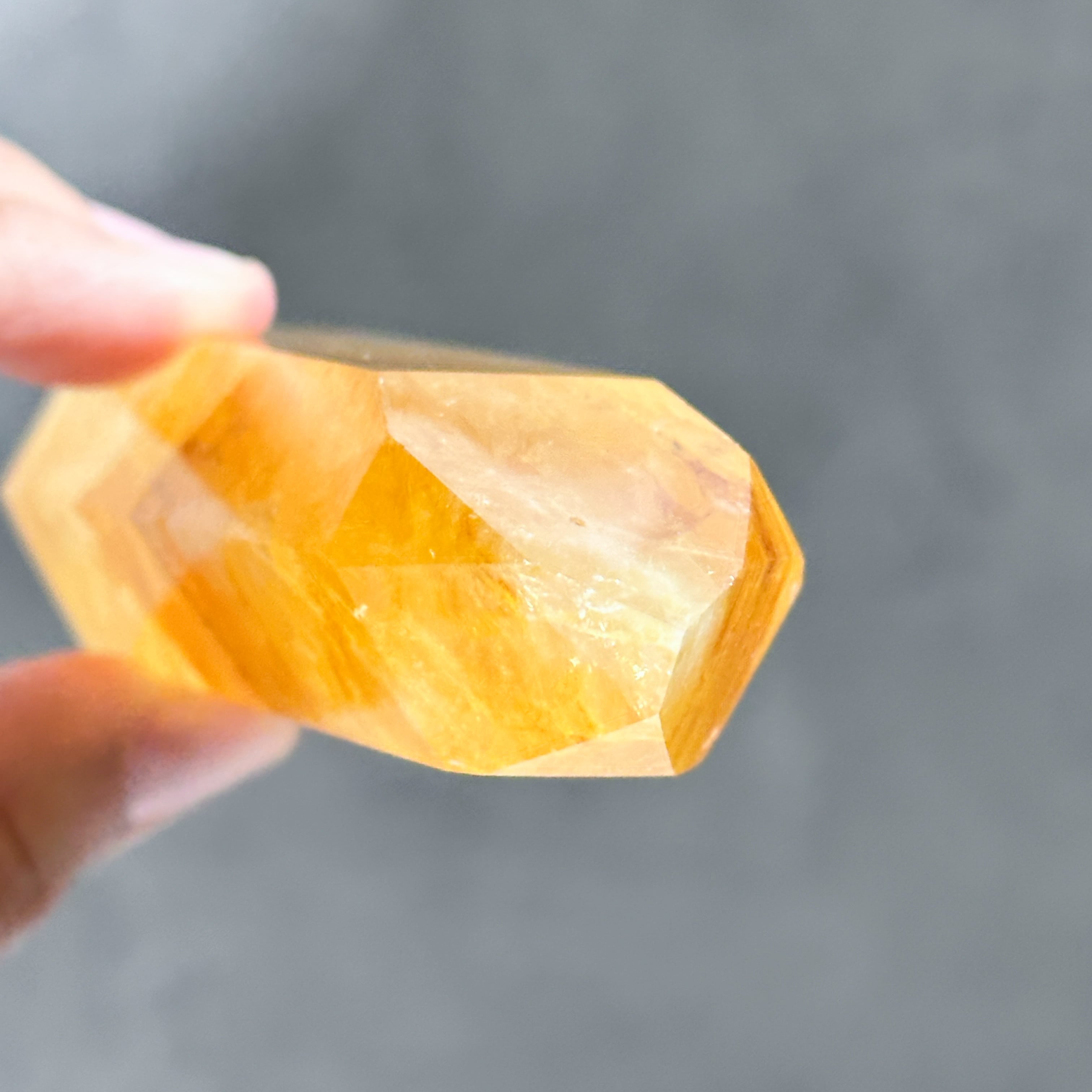 ミナスジェライス産ゴールデンヒーラー タワー73◇ Golden Healer