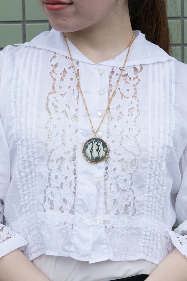 【Run Rabbit Run Vintage】Cameo pendant