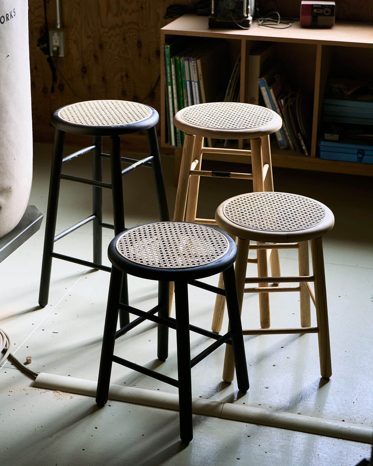MOBLEYWORKS　スツール Deschutes Mid - Rattan | MOBLEY WORKS ONLINE SHOP｜モーブレー