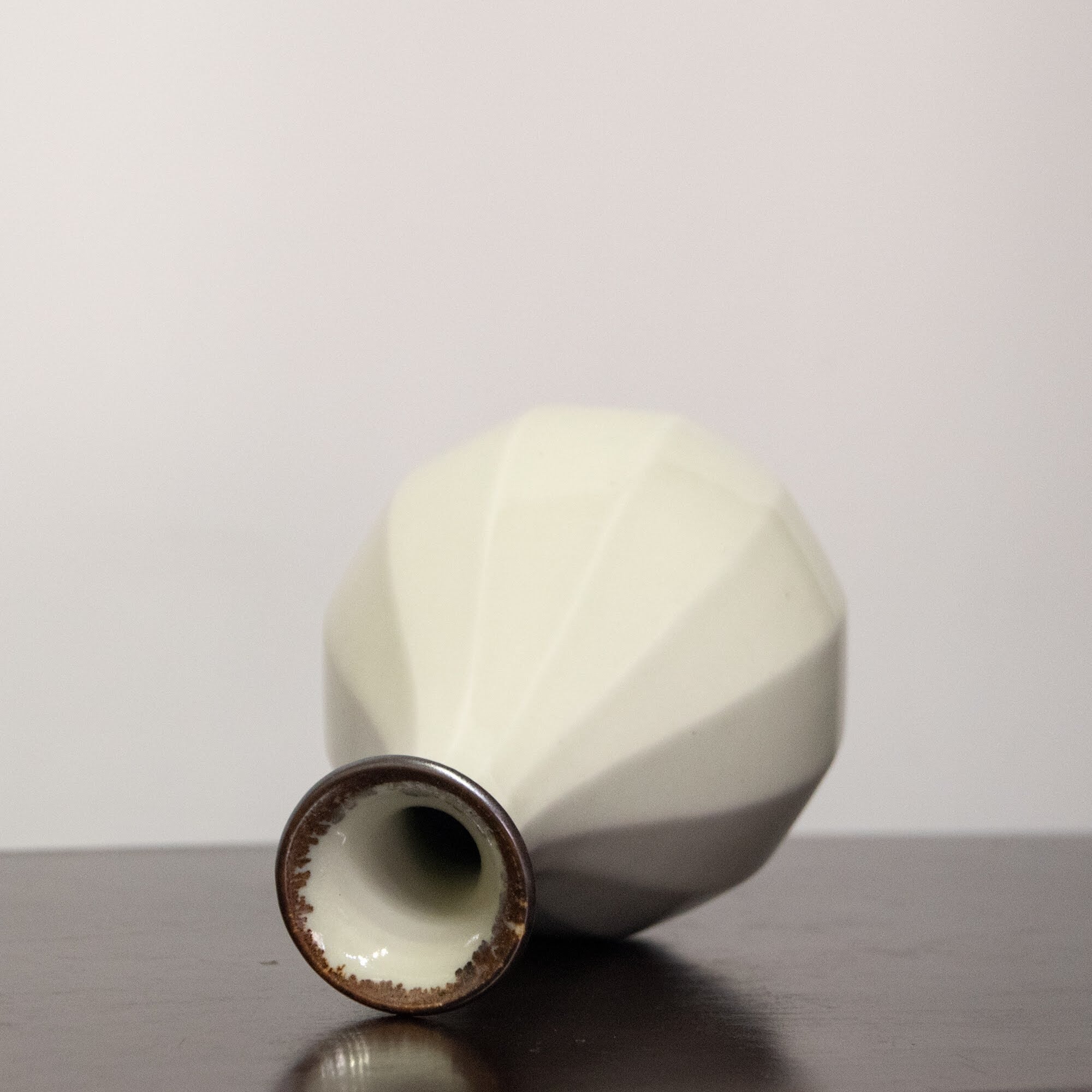 縁錆面取り天狗谷瓶 | 陶祖李参平窯 onlineshop