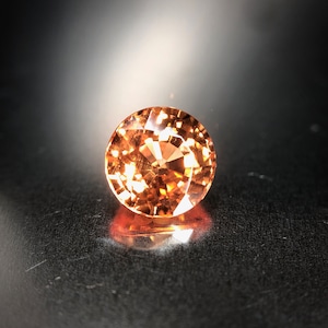 最も美しいオレンジ色 1.3ct 天然 マンダリンガーネット（スペサタイトガーネット）