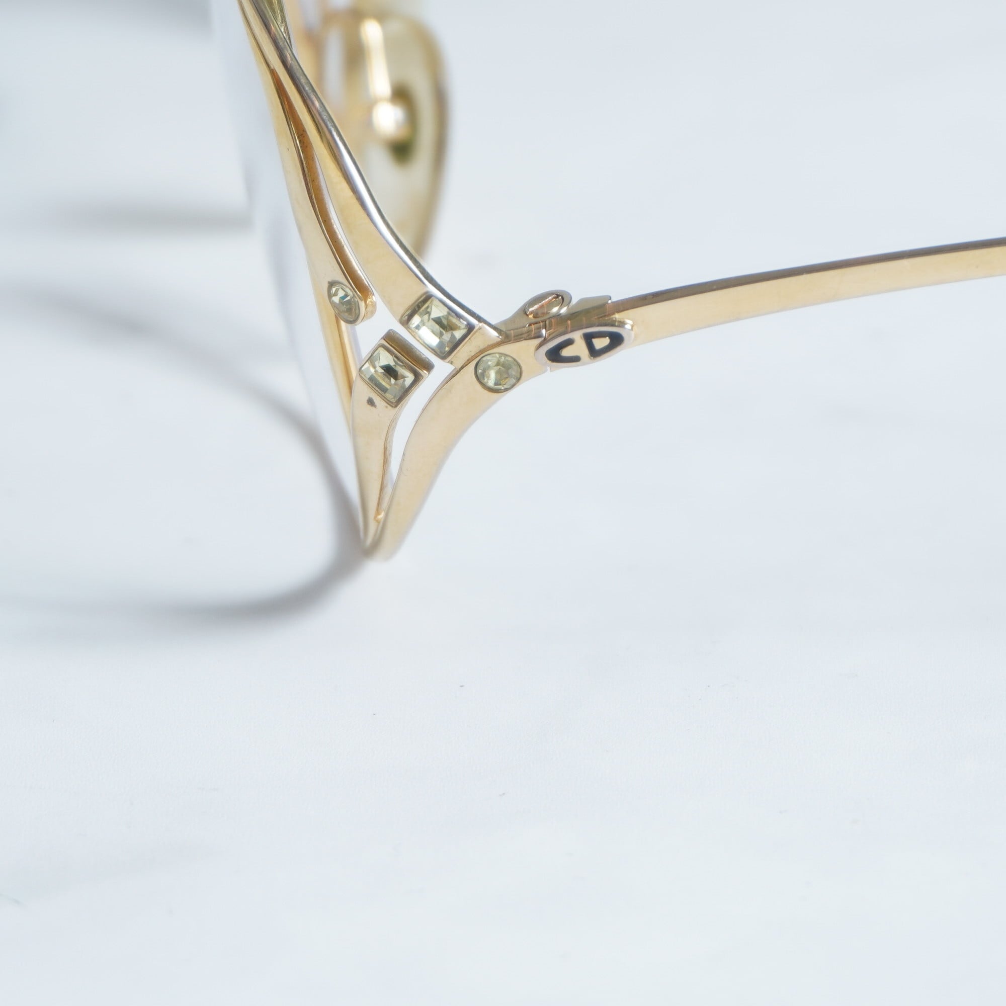 Christian Dior ラインストーン装飾 ビッグフレーム サングラス Christian Dior ラインストーン装飾 ビッグフレーム サングラス 【公式