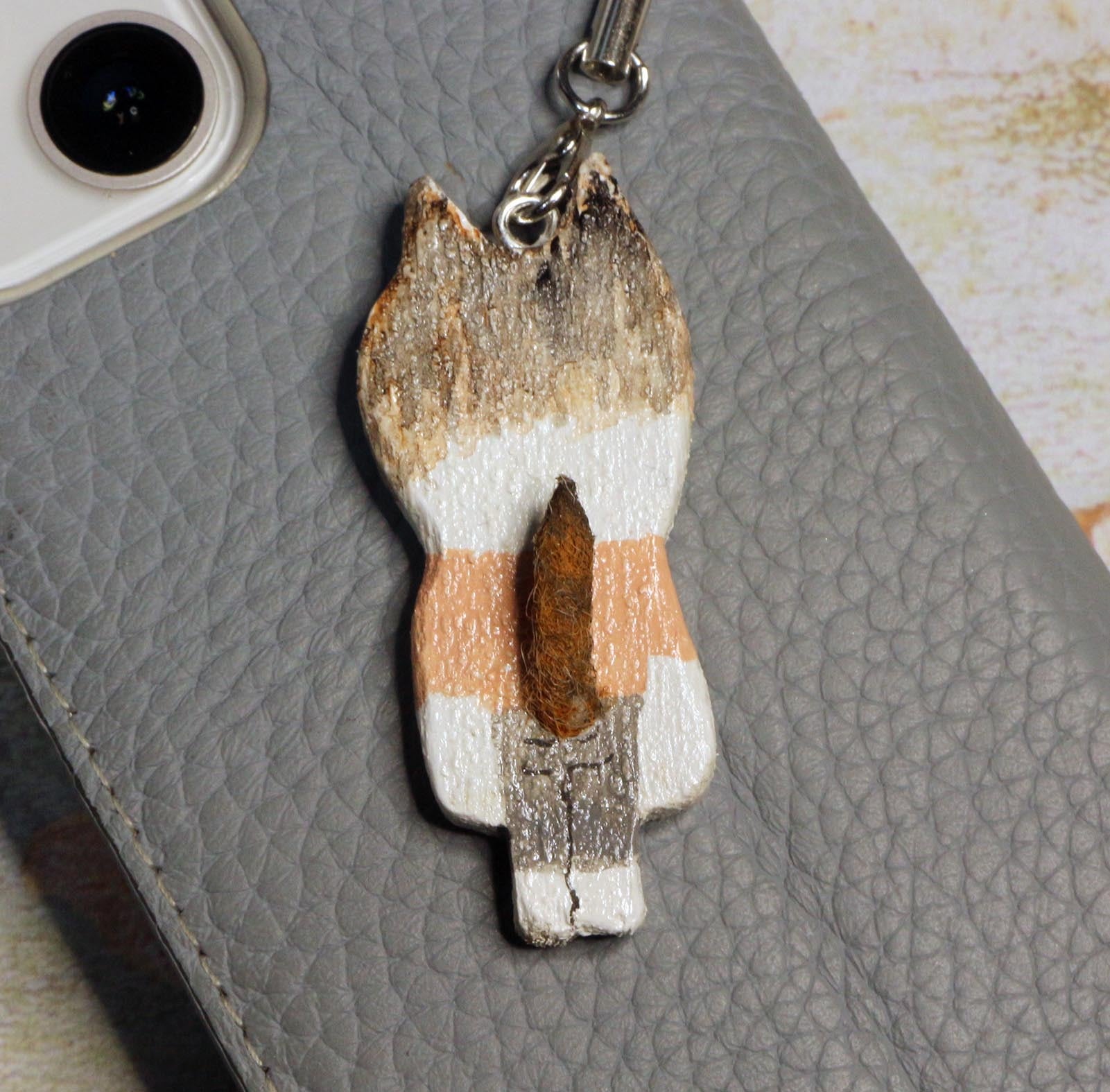 木彫りのコーギー ポメ ミニチュアダックス ハチワレ猫 カルガモ親子の置物 木彫りのコーギー ポメ ミニチュアダックス ハチワレ猫 カルガモ親子の