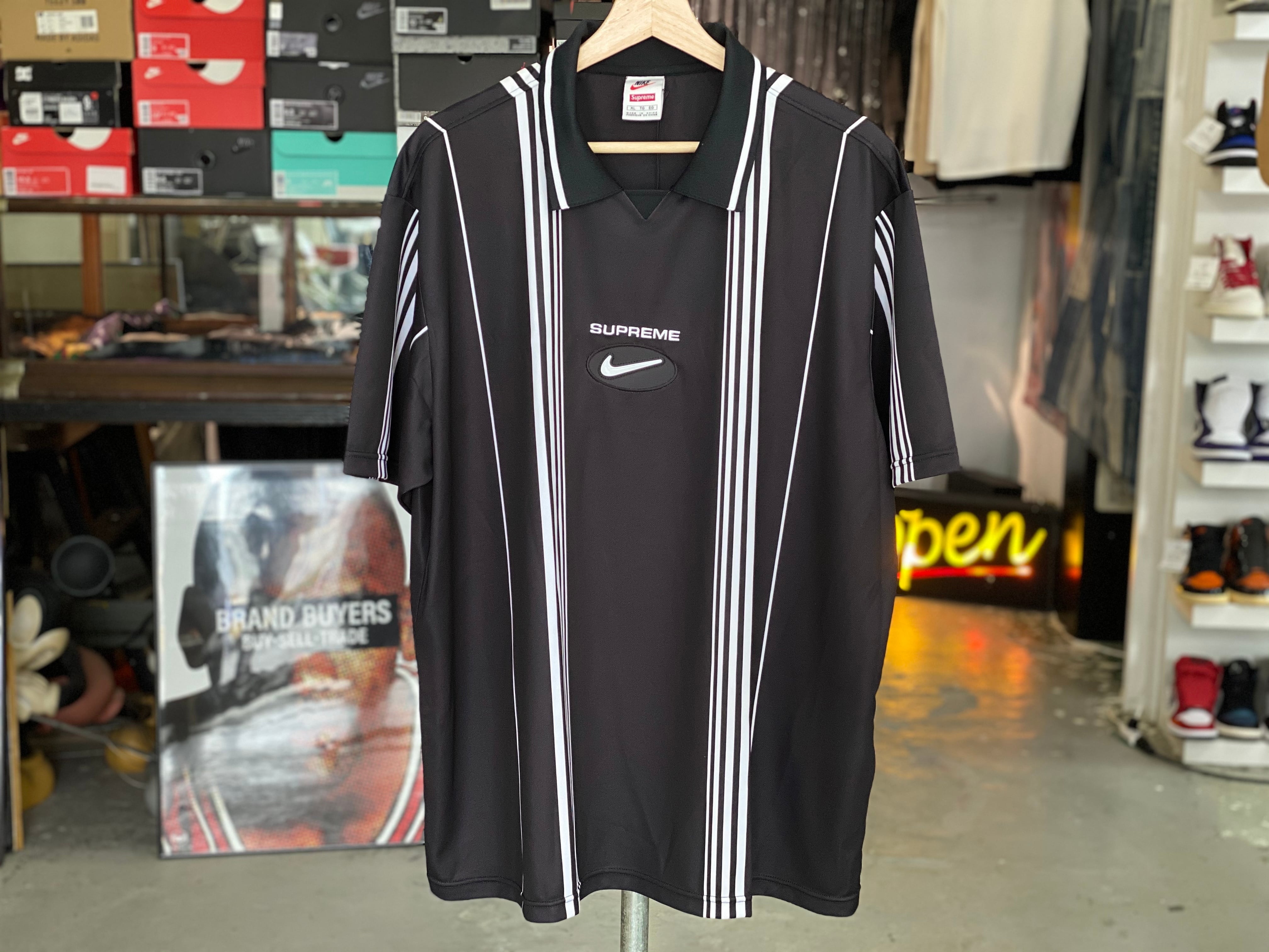 シュプリーム　NIKE jewel stripe soccer jersey