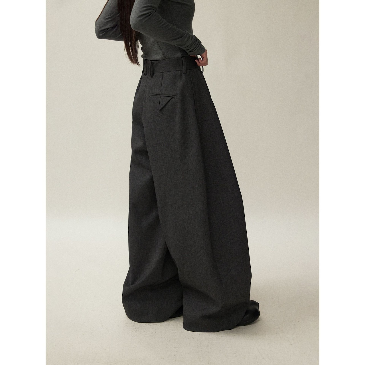 ワイドシルエット バルーンパンツ