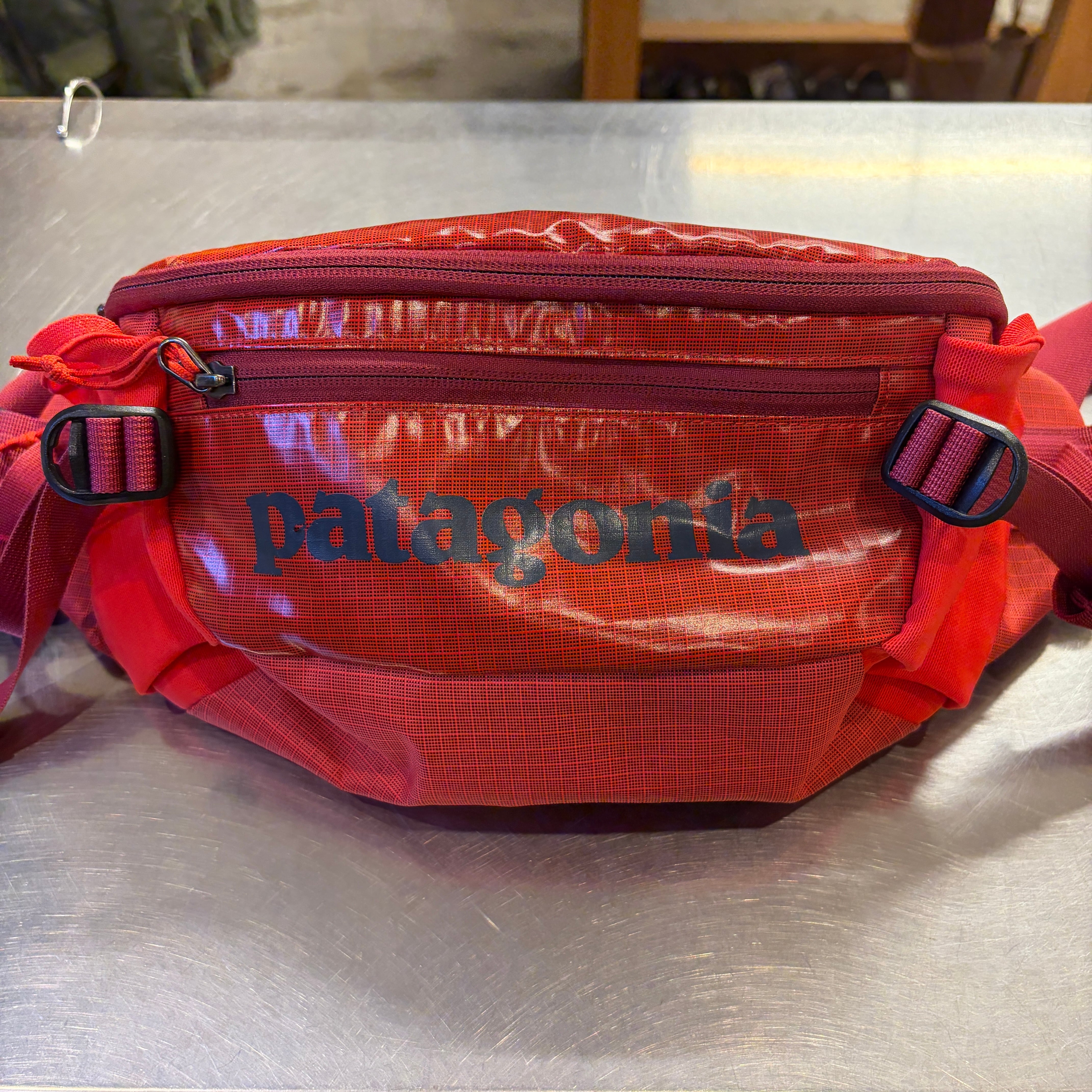 2020 PATAGONIA BLACK HOLE WAIST PACK RED | safarionline