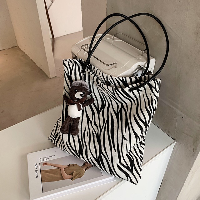 オータムウィンターパターンレッド 秋物 冬物 トートバッグ 手作りハンドバック71425349333