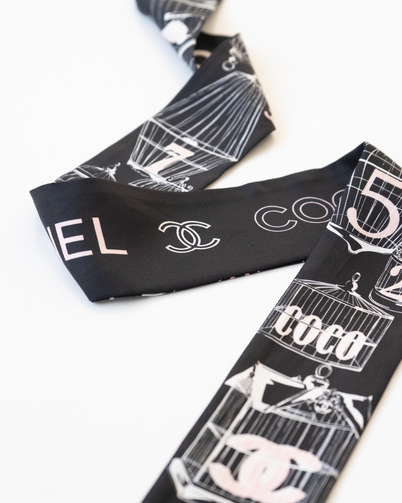 〈CHANEL〉Twilly scarf