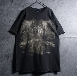 Black Faded Wolf Reflection Print Design T-Shirt