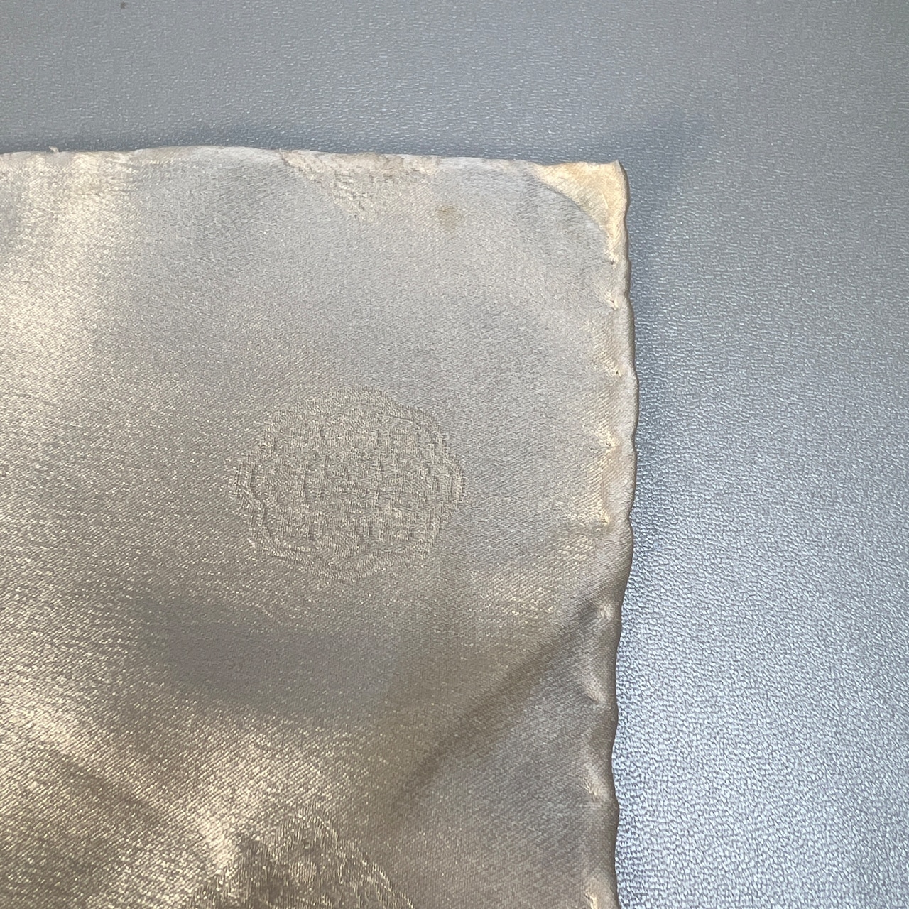 CHANEL シャネル ココマーク タグ付き シルク スカーフ ホワイト A-10131