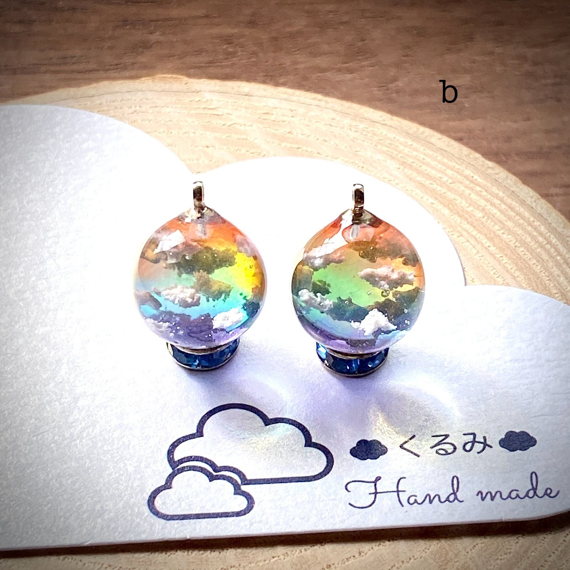 レジンピアス イヤリング 虹色の空 まん丸 12mm b