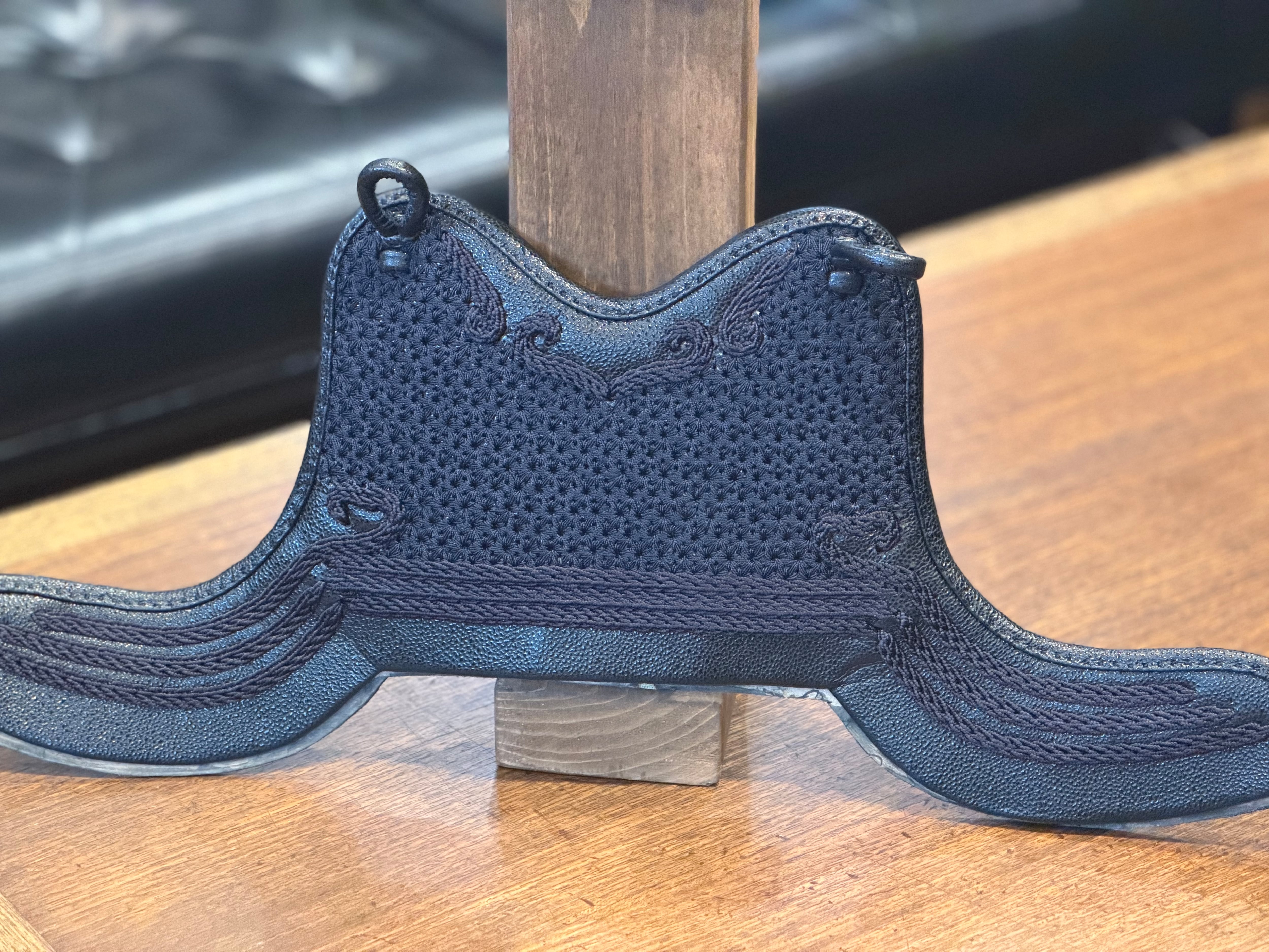 【✨セレクト胴市✨】【✨Lサイズ大特価‼️】【 胴の色を選べるセレクト胴市‼️Lサイズ胸 身長165〜175cm】【1名様限定‼️】松勘製『孔雀飾り』型押しクロザン胸 ※胸のみ販売可能