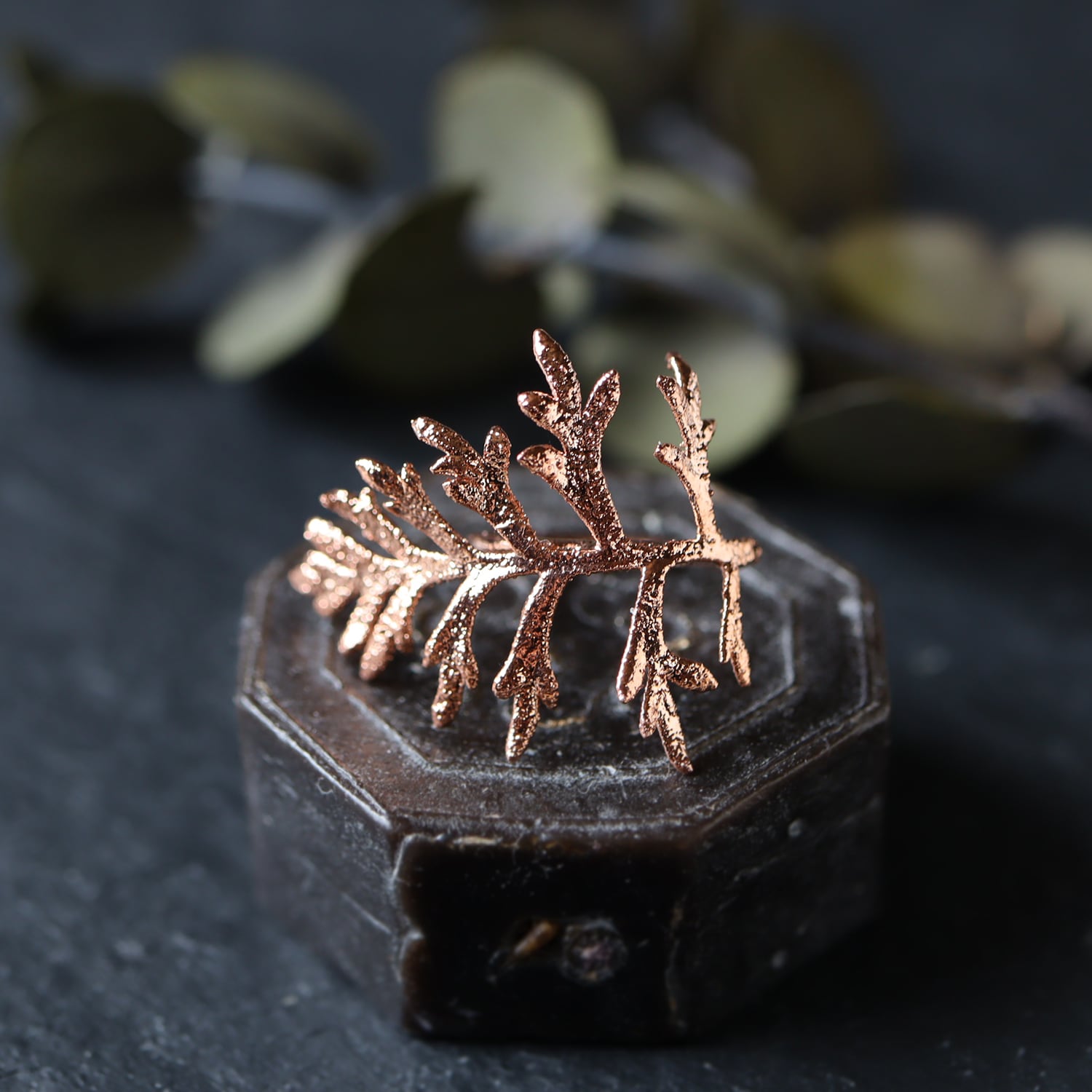 オパールとダイヤモンドクォーツのピアス | witch/花石:鉱物植物