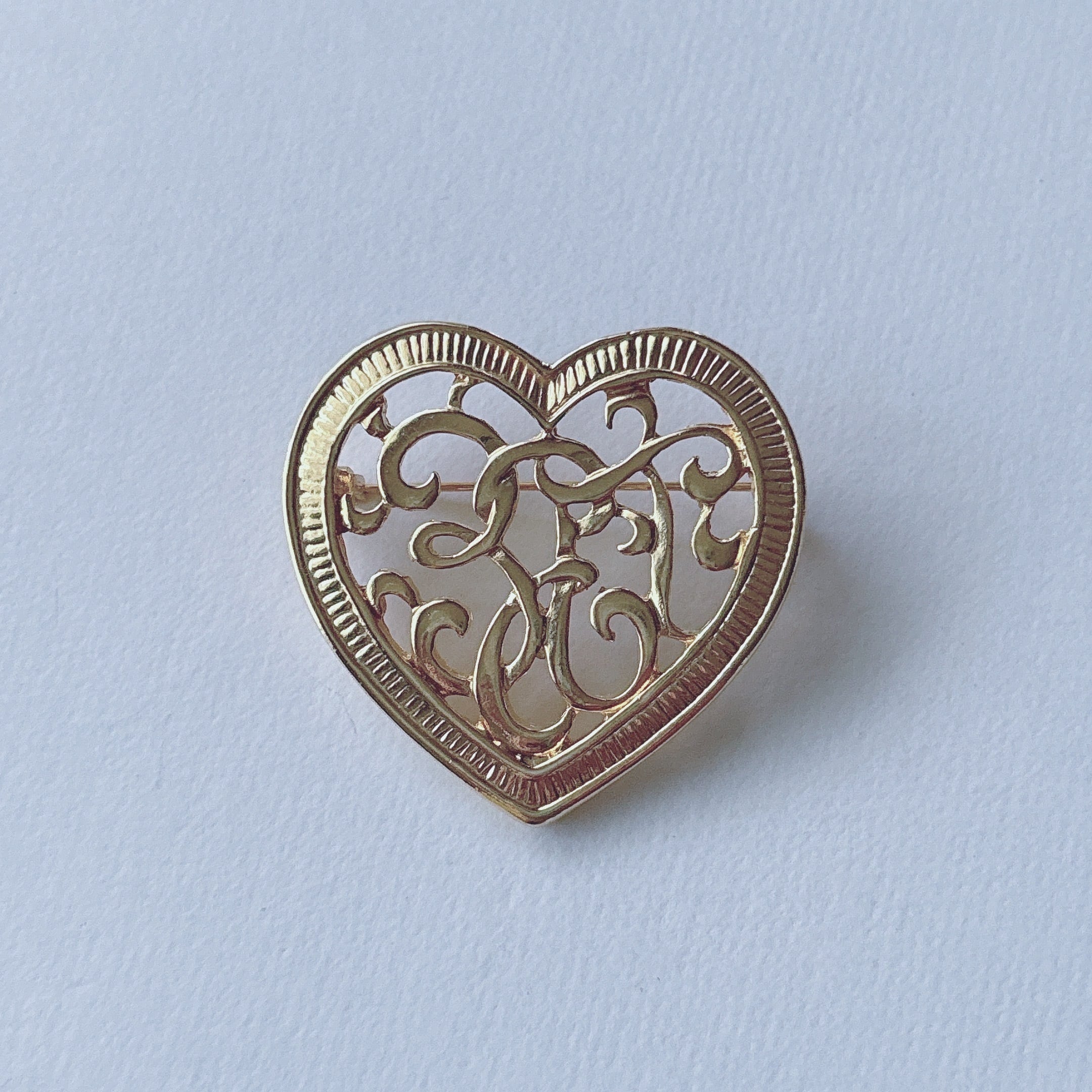 Vintage gold tone heart brooch ヴィンテージ ゴールドトーン ハート