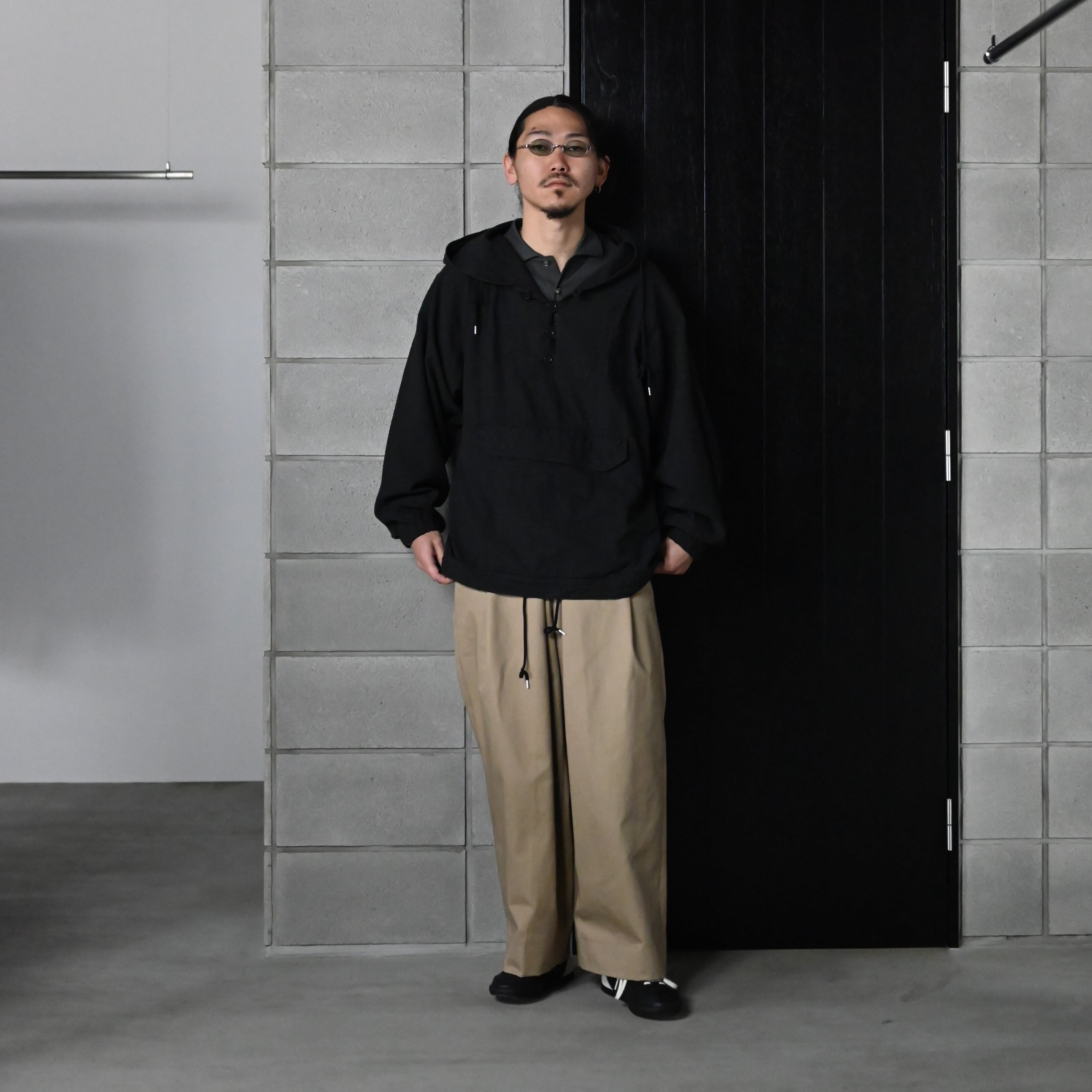 ANACHRONORM（アナクロノーム）セットアップ ANACHRONORM(アナクロノーム）UTILITY ANORAK PULLOVER、LEH(レー