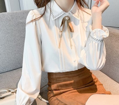 ブラウス シャツ 長袖 リボン 襟配色 おしゃれ シンプル スタイリング すっきり 上品 大人 袖フリル 襟袖テープ使い お呼ばれ お出かけ 通勤 春 夏 秋 ピンタック 可愛い 細身 レディース