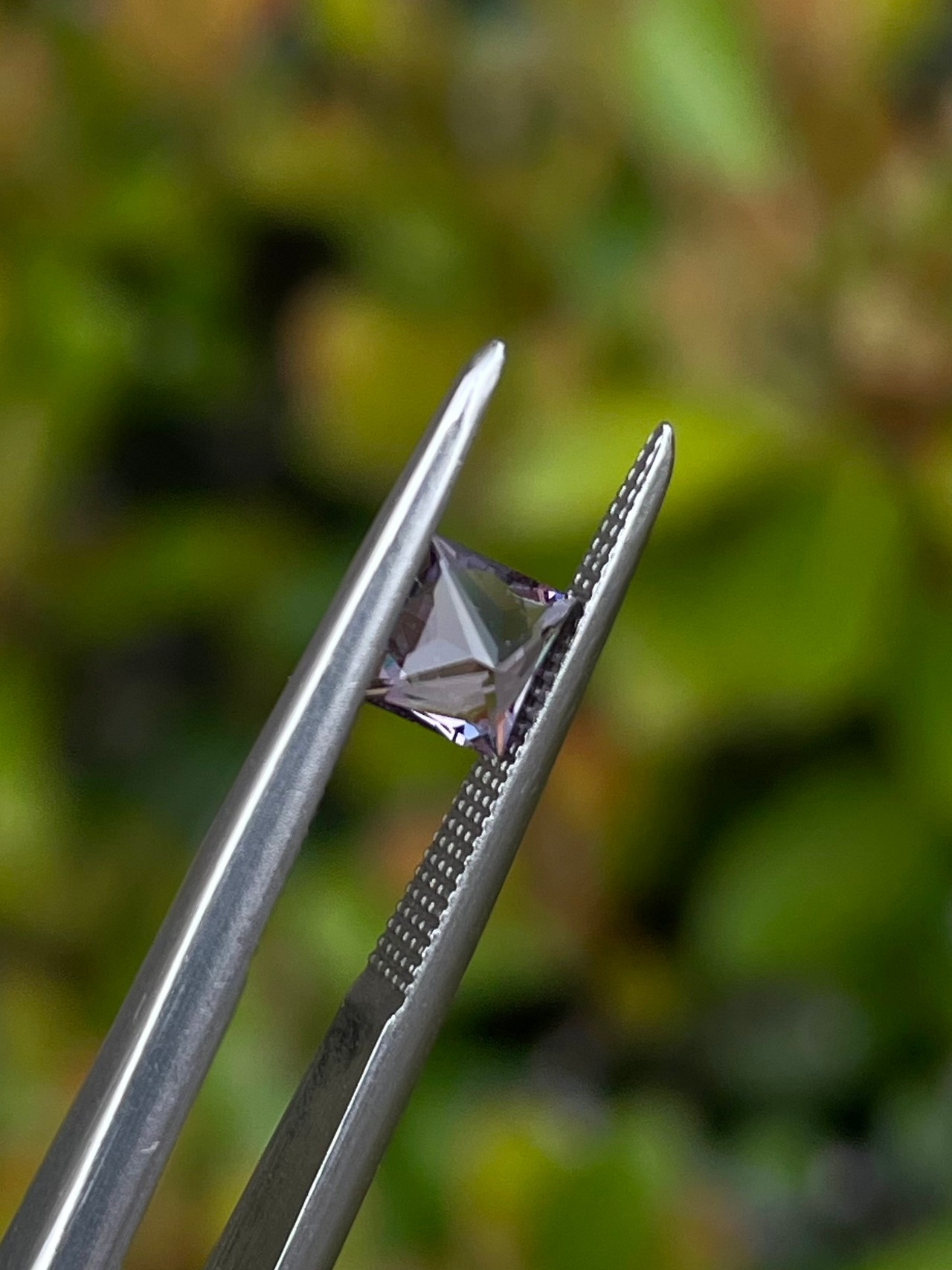 ヴァイオレットスピネル プリンセスカット 4.5x4.5x3.4mm, 0.54ct, モザンビーク産 -03