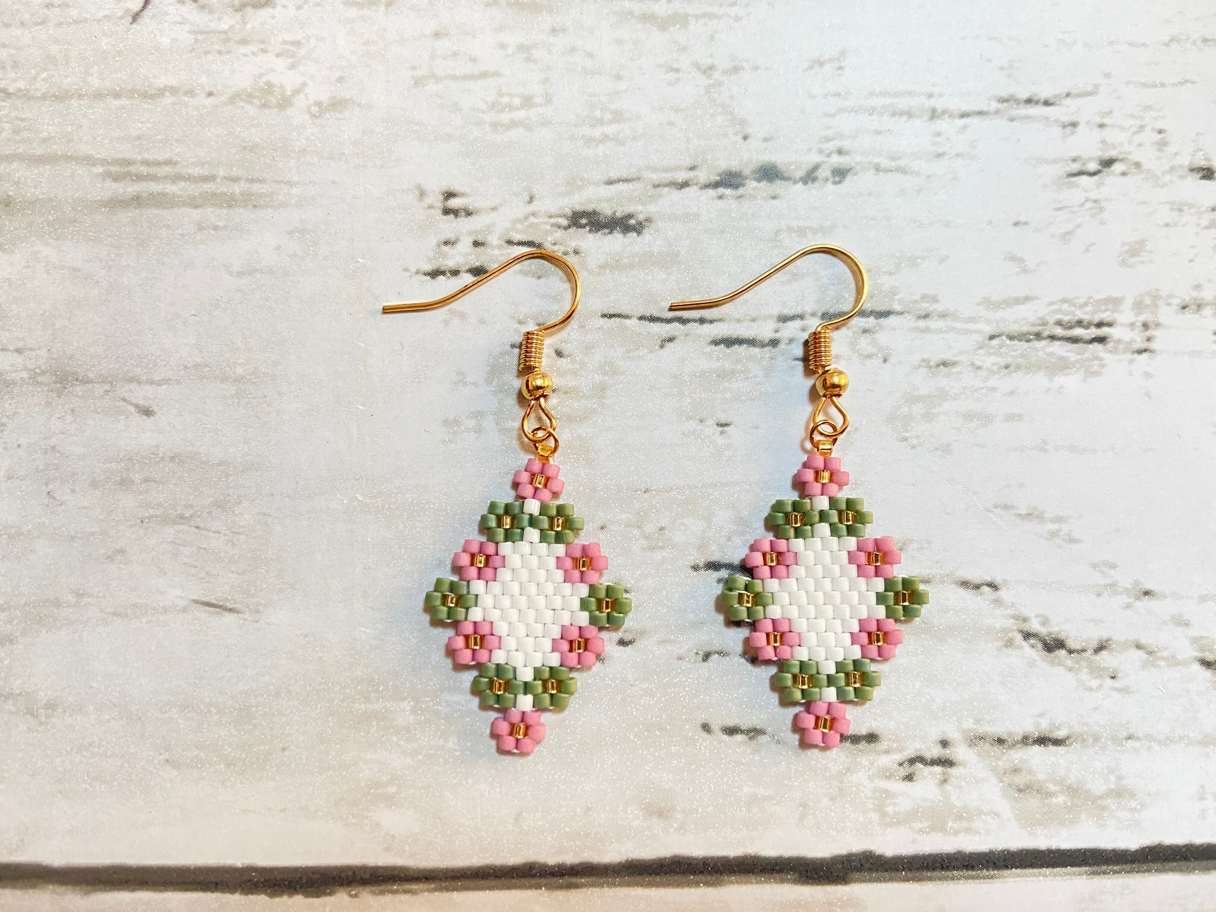 ひし形フラワーピアス E239 ビーズステッチ | no B's no life