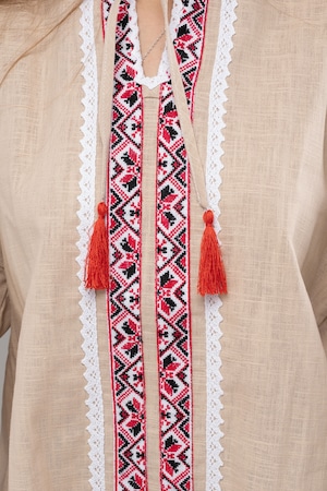 ウクライナ刺繍ヴィシヴァンカ　バルーン袖　手刺繍　麻　レディース・フリーサイズ