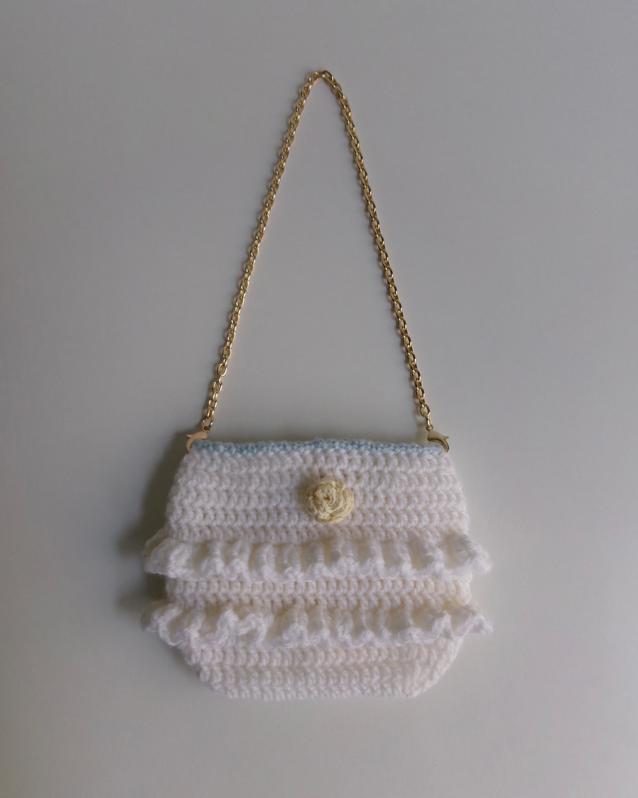 frill chain pouch