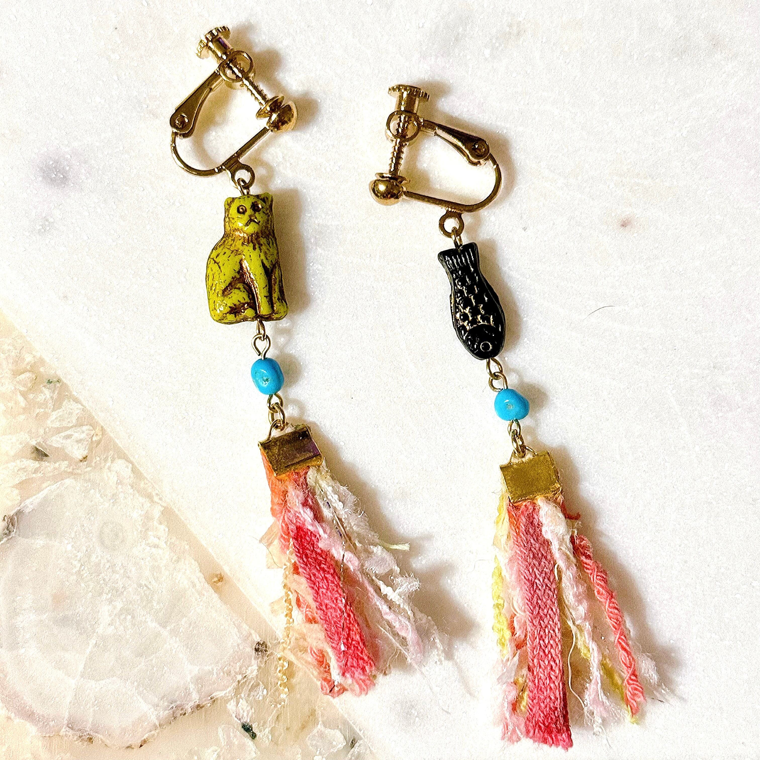 ポメころび◆ベルフラワー水晶×ターコイズ×オイスターシェルイヤリング ターコイズ 猫と魚 イヤリング/ピアス フリンジ アレルギー対応