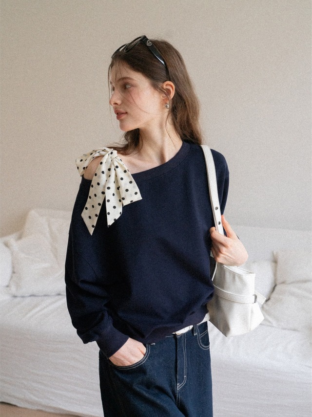【M0269】Off Shoulder Dot Sweatshirt / 2color