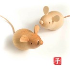 【干支の置き物・子】ねずみ 　木製ハンドメイド お正月の御年賀・プレゼントにも！ 「メイプル」と「けやき」２色から選べます ネズミ・子年・開運・風水・金運