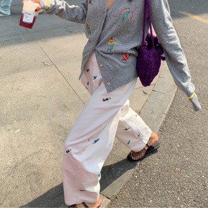 embroidered illustration carrot pants　J00097