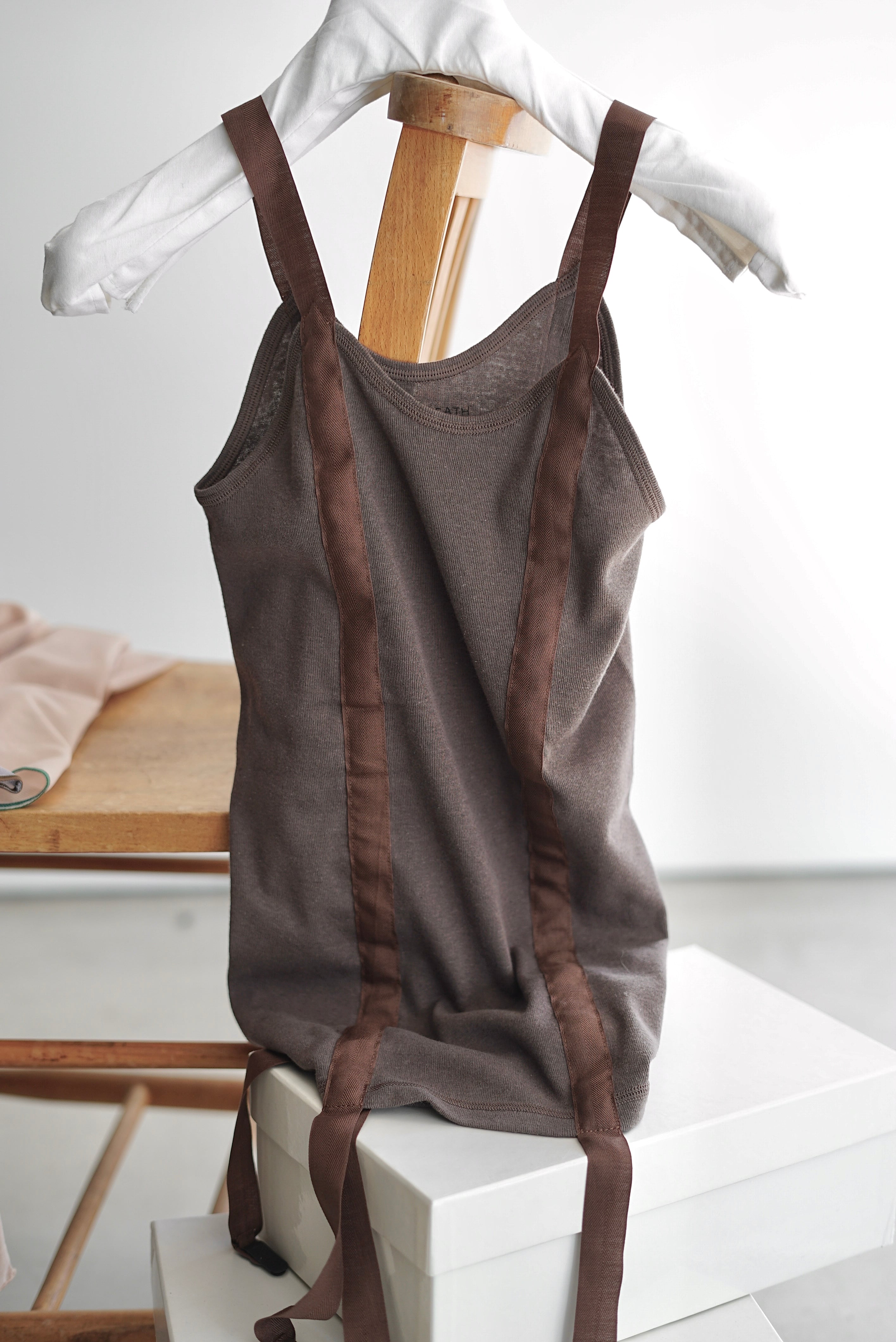 OVERNEATH / Garter Tank 072 (Light Grey , Brown) | JUQUI Online