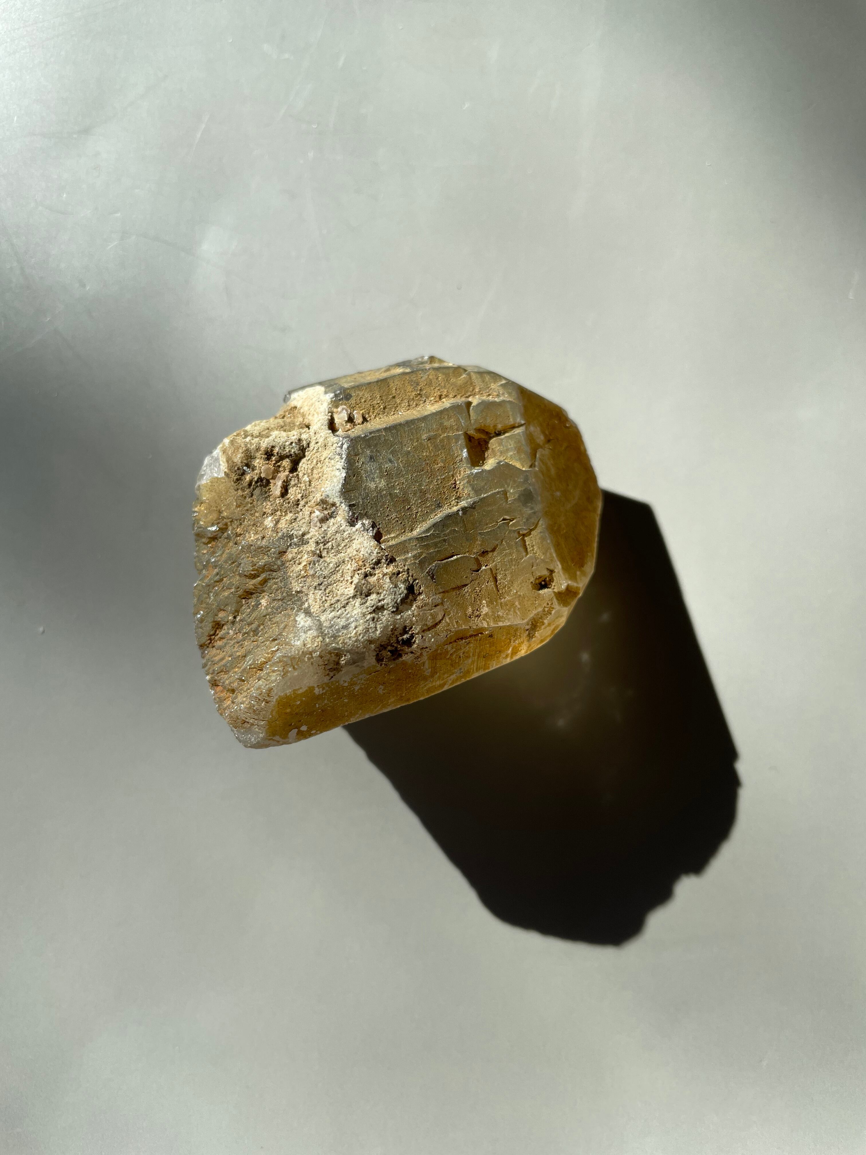 パキスタン　ギルギット　スカルドゥ産　スモーキークォーツ　セルフフィード　カテドラル