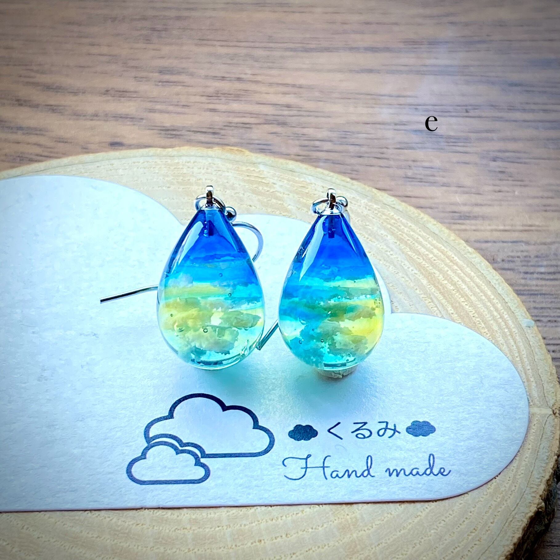 レジンピアス イヤリング 青空 しずく型 e